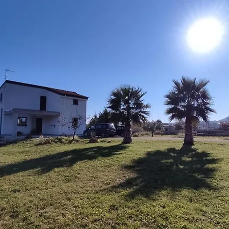 Villa Arianna, Il Piacere Di Vivere Nella Natura. *